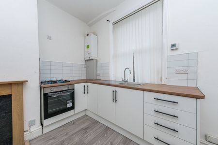 FOUNTAIN STREET MORLEY LEEDS LS27 0AL - Photo 4