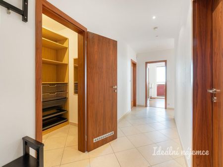 Pronájem bytu 3+kk 87 m2 - Fotografie 4