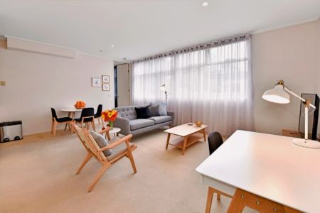 Comfy 1-bedroom apartment near Melbourne Central train station - Photo 2