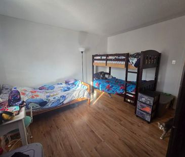 4½ à 995$ par mois (eau chaude et chauffage inclus) - Photo 1