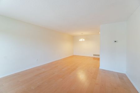 For Lease - 3301 Tallmast Crescent, Mississauga, Ontario - Photo 5
