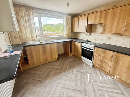 3 bedroom semi detached to rent Higherland, Newcastle, ST5 - Photo 5