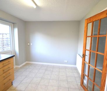 2 bedroom semi-detached house to rent - Photo 5