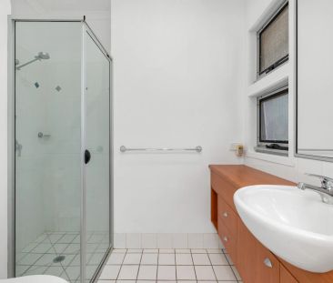 MODERN COMFORT AND CONVENIENCE IN THE HEART OF NORMAN PARK - Photo 4