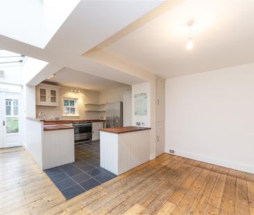 4 bedroom semi-detached house to rent - Photo 6