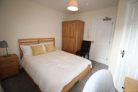 4 Bed Student Accommodation - Photo 2