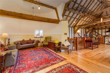 Beautifully converted Oast House near to the village of Brenchley - Photo 5