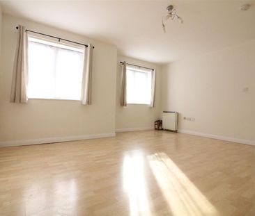 Warwick Road, West Drayton - Photo 1