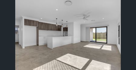 New Build House in South Meclean! 5 Bedrooms with A/C-Double Garage - Photo 2