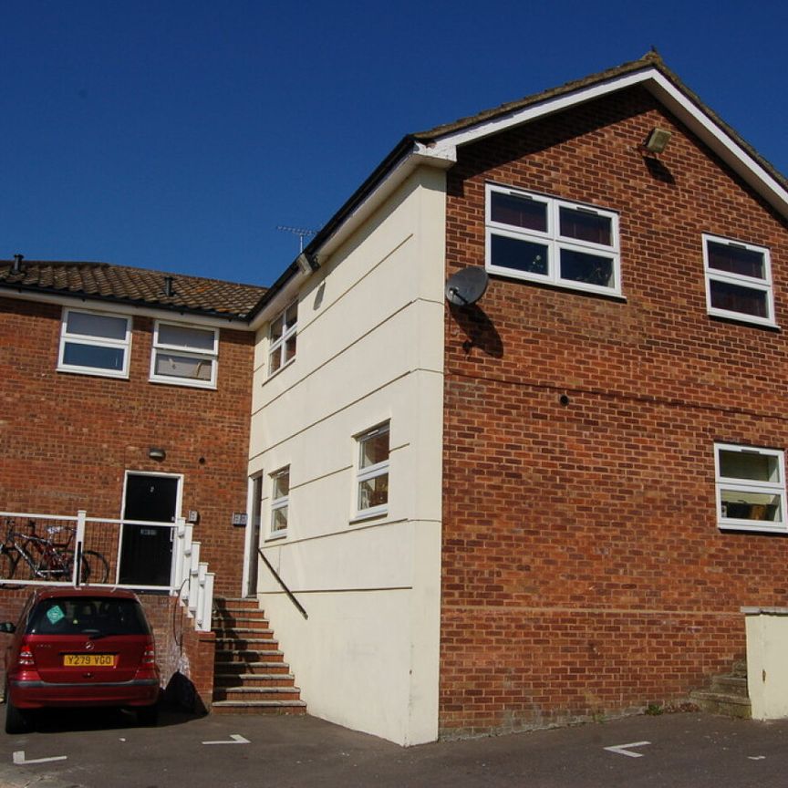 1 bedroom Apartment - COLE GREEN LANE, WELWYN GARDEN CITY. - Photo 1