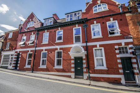 35 Long St, Dursley - Photo 4