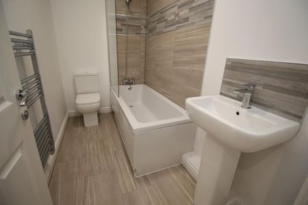 3 bedroom terraced house to rent - Photo 5