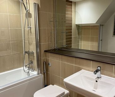 1 Bed Flat, Barton Place, M4 - Photo 1