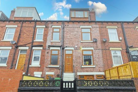 3 bedroom terraced house to rent - Photo 4