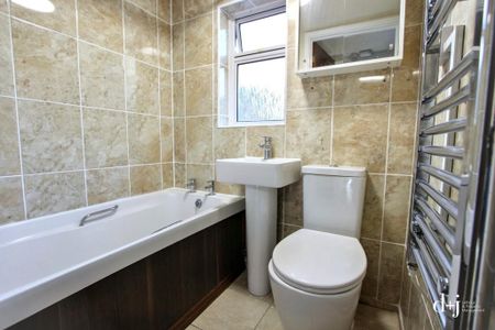 2 bedroom semi-detached house to rent - Photo 2
