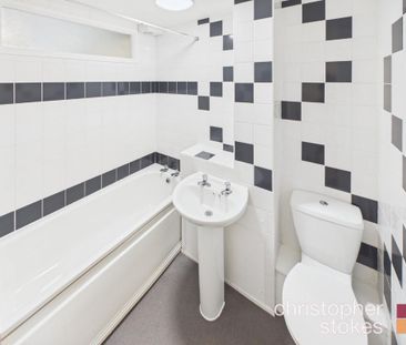 2 bedroom flat to rent - Photo 6