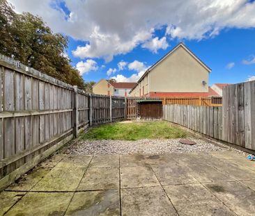 2 bedroom Semi-Detached House to let - Photo 1