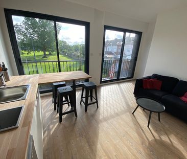 T3 DUPLEX – MEUBLE de 36,75 m², rue Winson Churchill, Euratechnolog... - Photo 2