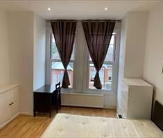 Room in a Shared Flat, Rutland Park Mansions, NW2 - Photo 1