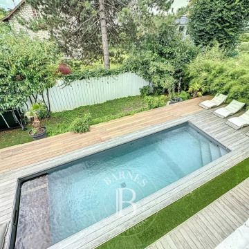 Maison • La Varenne - Photo 1