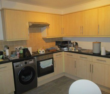 2 bedroom flat to rent - Photo 5