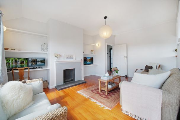 Picture-Perfect Orakei Cottage - Photo 1