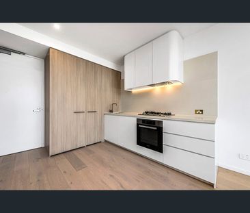 303/2 Snedden Drive, Glen Waverley, Vic 3150 - Photo 2