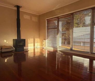 Stunning Modernized Character Home - Sunny Covered - Photo 2
