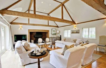 A beautifully presented thatched cottage finished to an exceptionally high standard in a prime area of outstanding natural beauty. - Photo 4