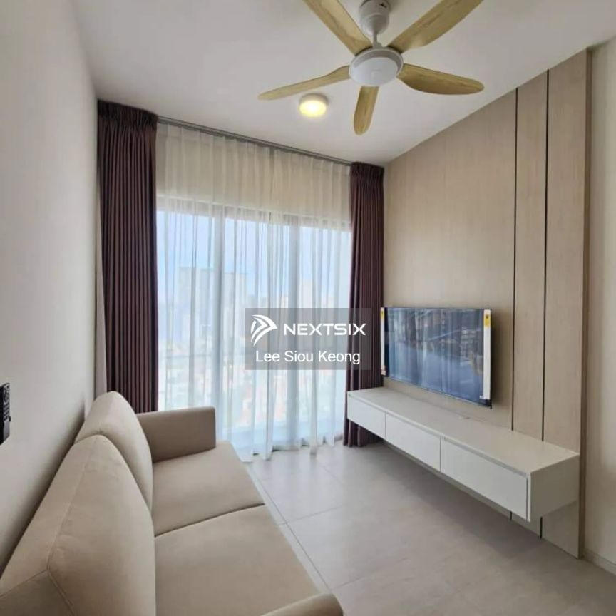 Laurel Residence - Photo 1