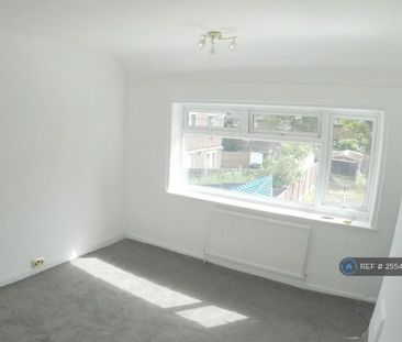 3 bedroom terraced house to rent - Photo 2