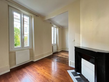 Location Appartement 1 pièce 37m² - Photo 3