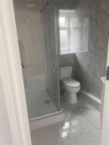 Studio Flat, Calbourne Crescent, M12 - Photo 2