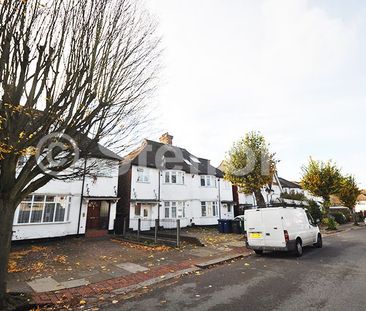 The Grove, NW11, London - Photo 4