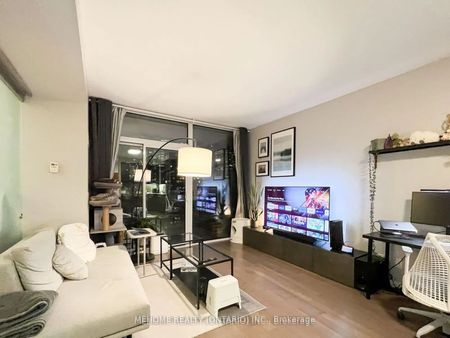 Market Wharf Lofts , #1613 - Photo 3