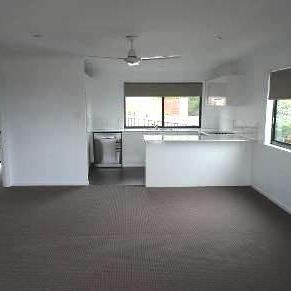 MODERN THREE BEDROOM FULLY AIR CONDITIONED TOWNHOUSE - Photo 1