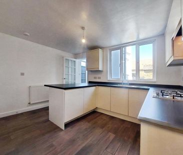 2 bedroom semi-detached house to rent - Photo 6