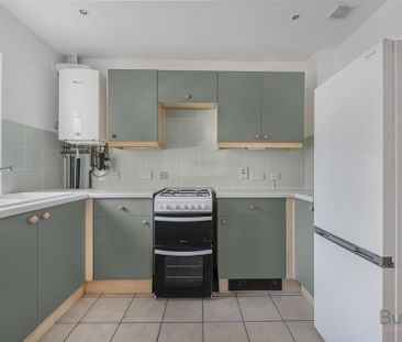 2 bedroom end of terrace house to rent - Photo 2