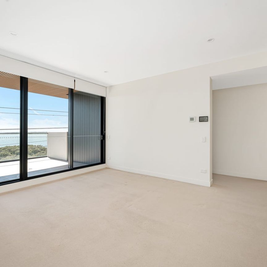 Waterfront Living in a Sought-After Woolooware Location - Photo 1