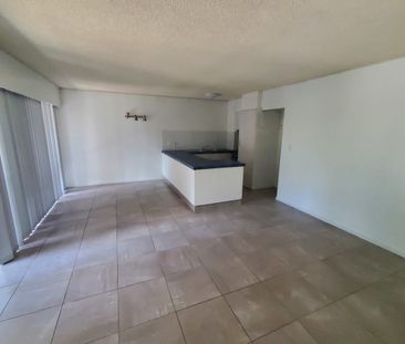 3/13 Surf Parade, Broadbeach - Photo 1