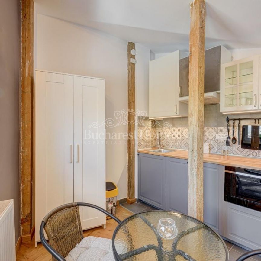 Urban Loft with Roof Terrace, Old-Town Centre - Photo 1