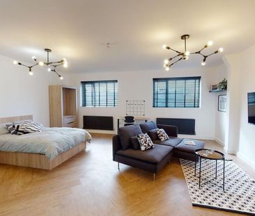 Studio to rent - Photo 1