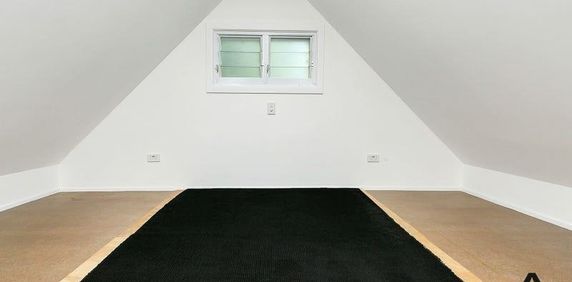 Loft Style Granny Flat - Water, Gas and Electricity included in Rent - Photo 2