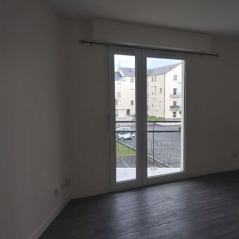 studio avec balcon - en face memorial , - Photo 1