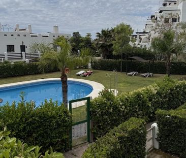 2 Bedroom Apartment For Rent in Selwo, Málaga - Photo 2