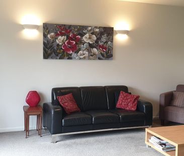 Spacious home in Wanaka - Photo 6
