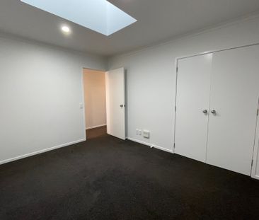 Modern apartment on Victoria Street - Photo 2