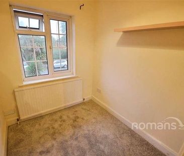 Cippenham Lane, Slough, Berkshire, SL1 - Photo 6
