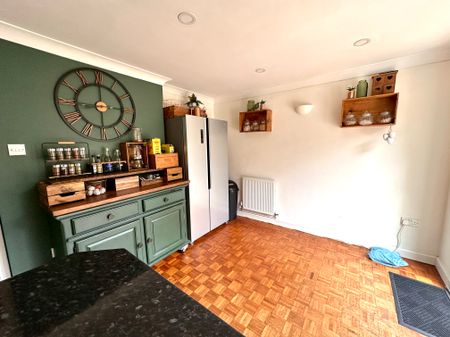 3 bedroom house to rent Oaklands Road, Havant, PO9 - Photo 4