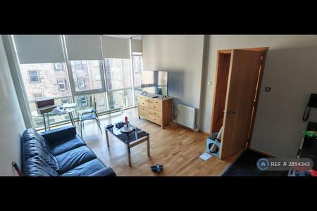 1 bedroom flat to rent - Photo 2